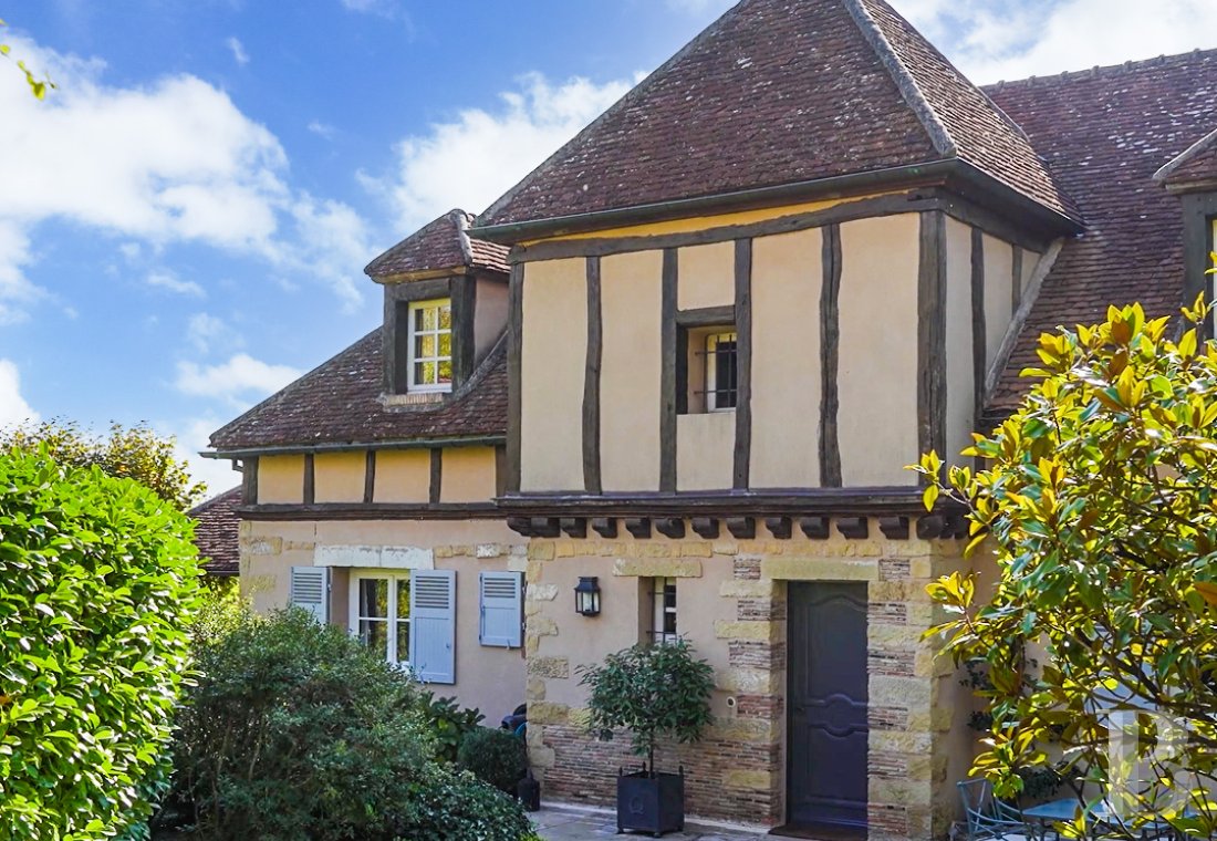 character properties France ile de france   - 3