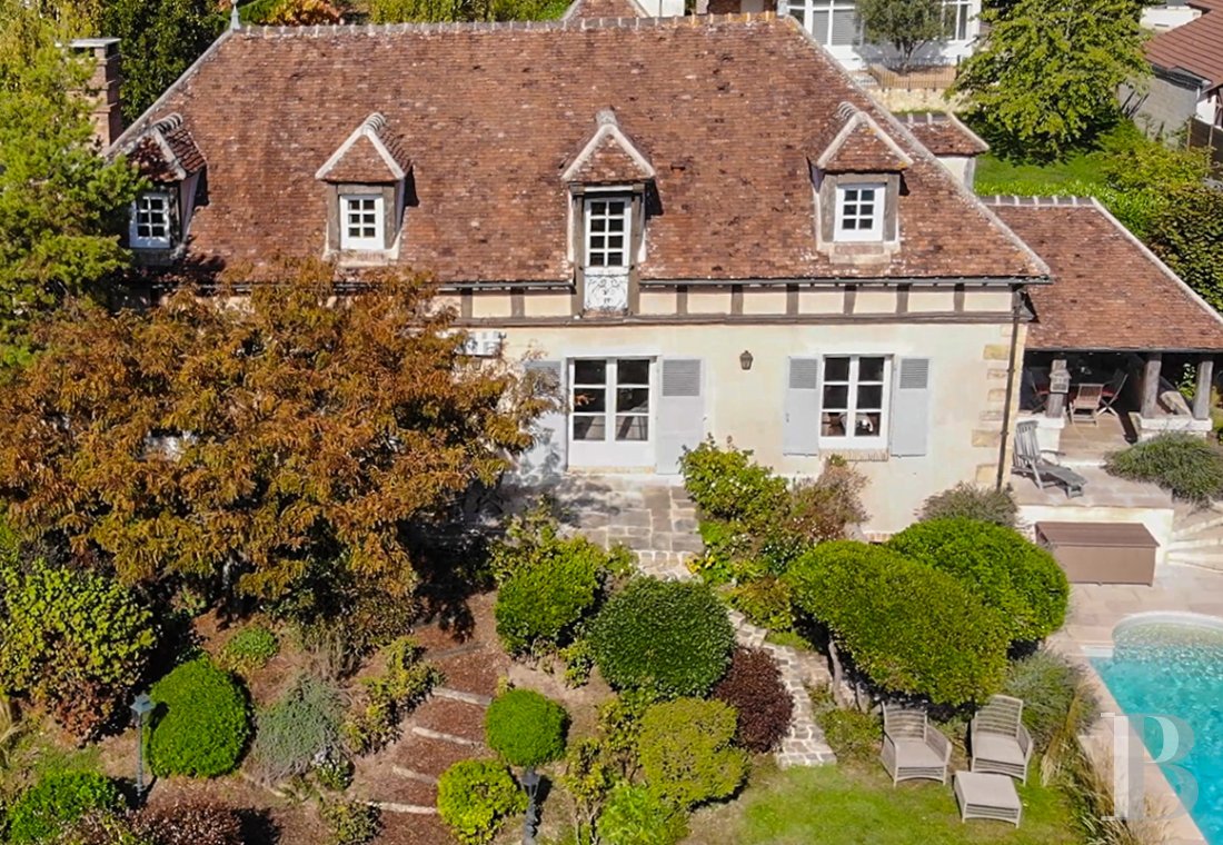 character properties France ile de france   - 1