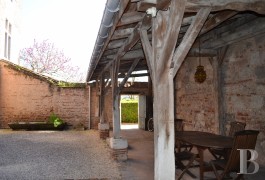 character properties France aquitaine   - 14