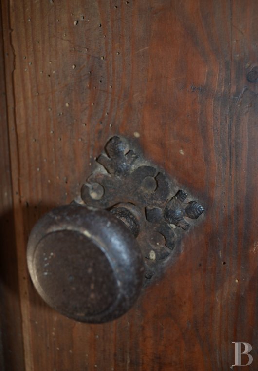 character properties France aquitaine   - 12