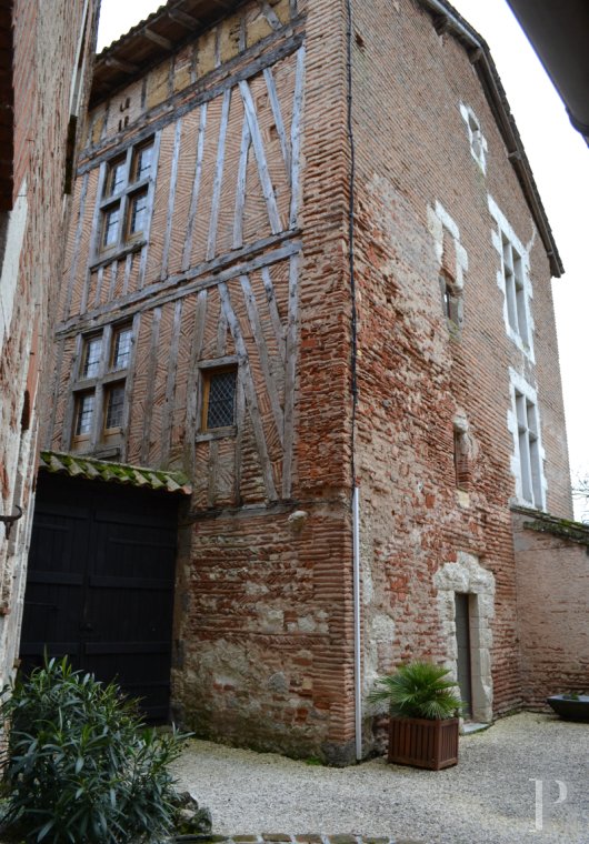 character properties France aquitaine   - 4