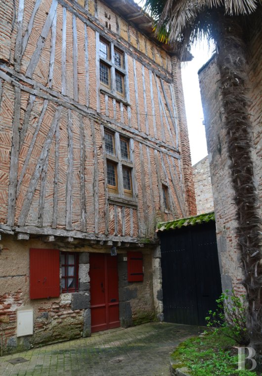 character properties France aquitaine   - 2