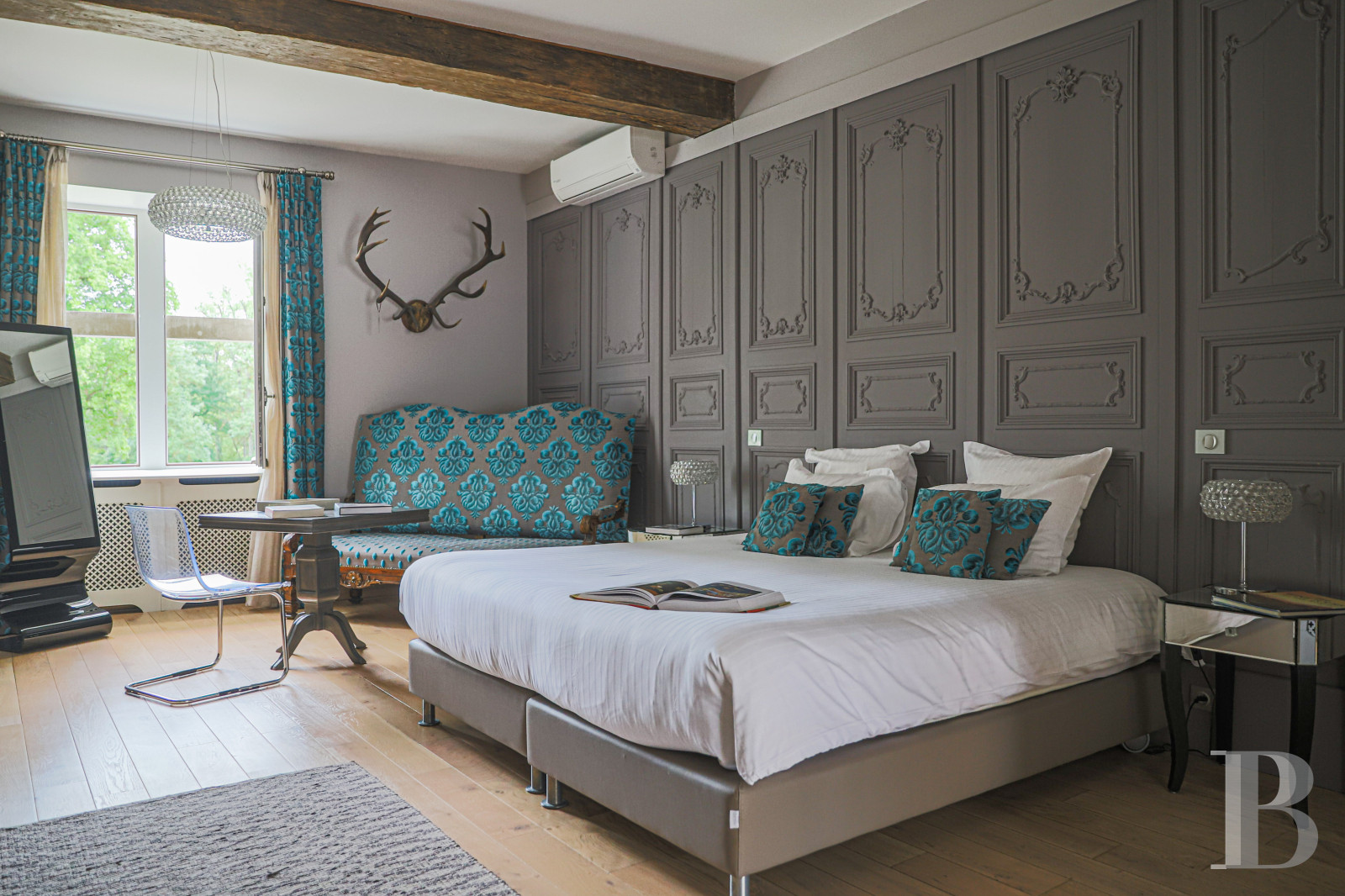 A wine estate and 16th century chateau  in the heart of Burgundy and the Auxey-Duresses vineyards - photo  n°9