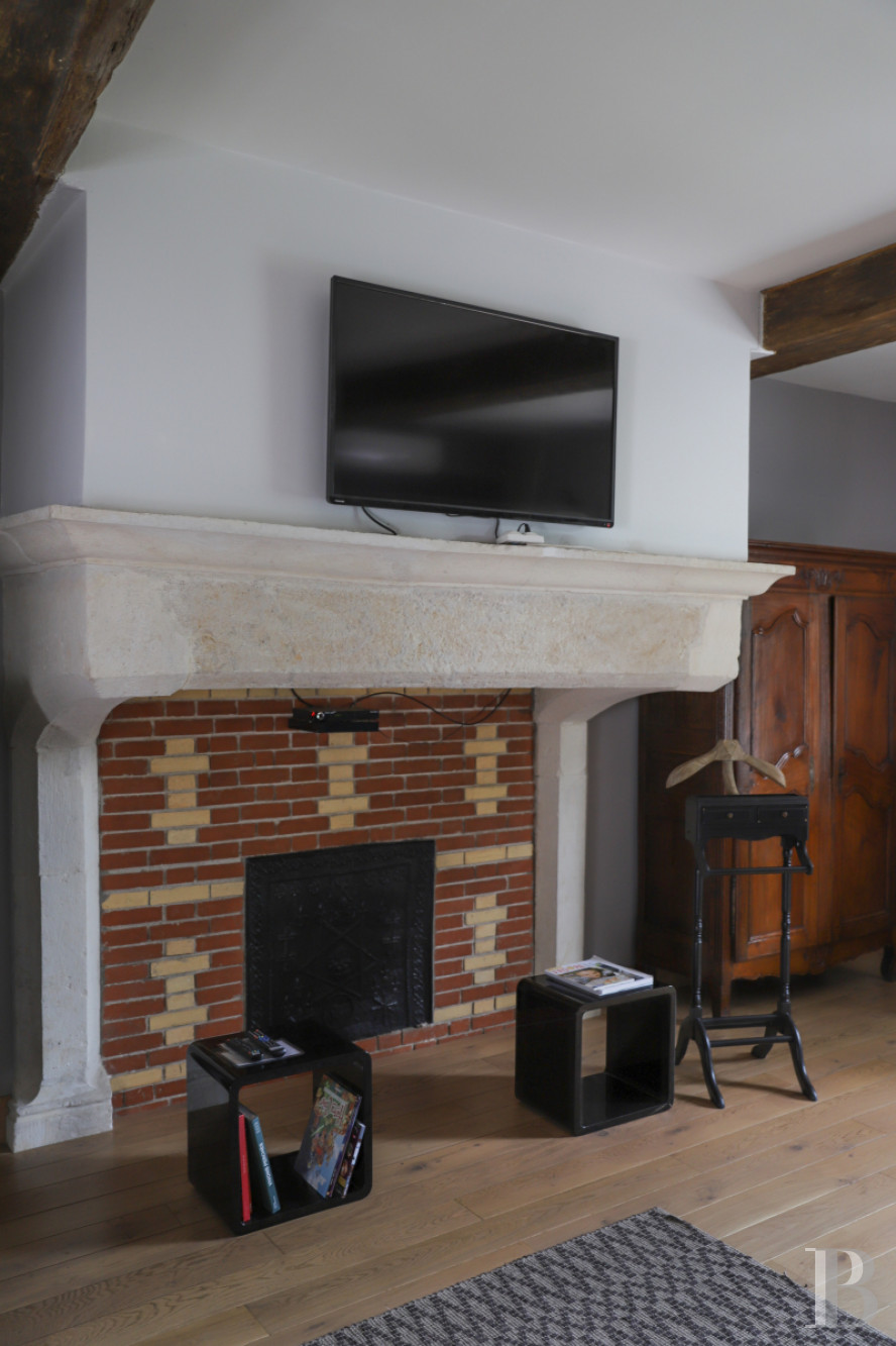 A wine estate and 16th century chateau  in the heart of Burgundy and the Auxey-Duresses vineyards - photo  n°15