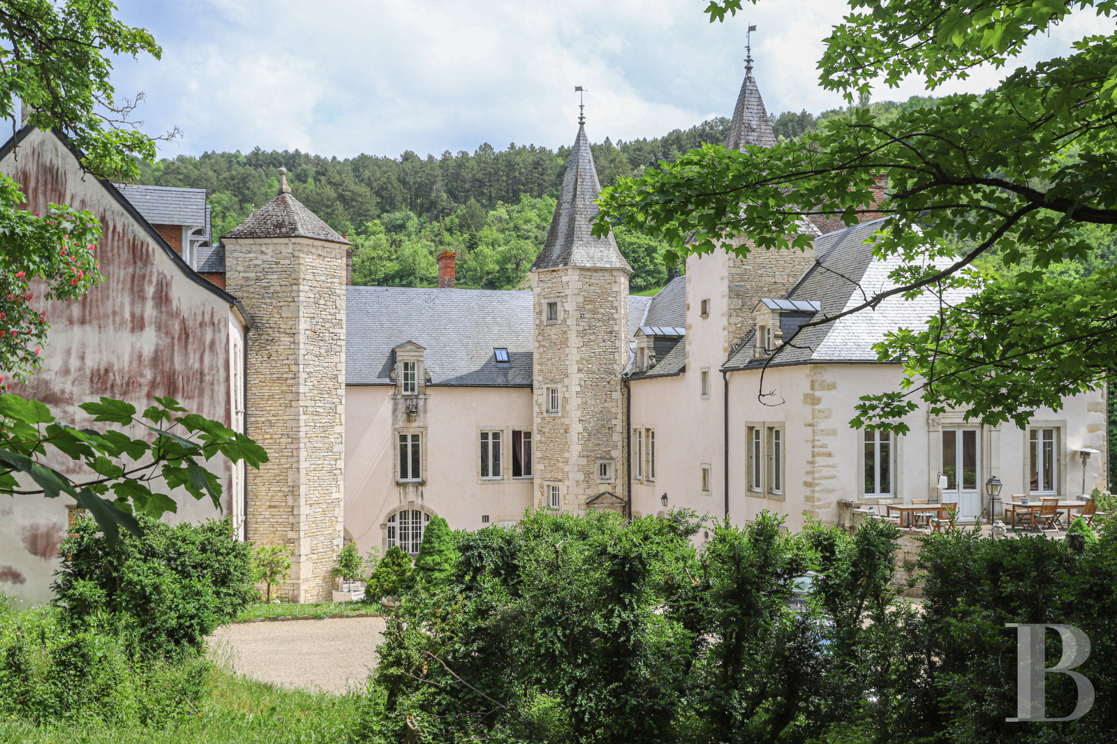 A wine estate and 16th century chateau  in the heart of Burgundy and the Auxey-Duresses vineyards - photo  n°34