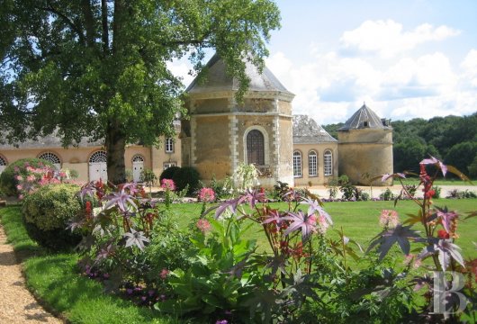 A small country chateau surrounded by a huge park on the outskirts of Le Mans, away from the world - photo  n°6
