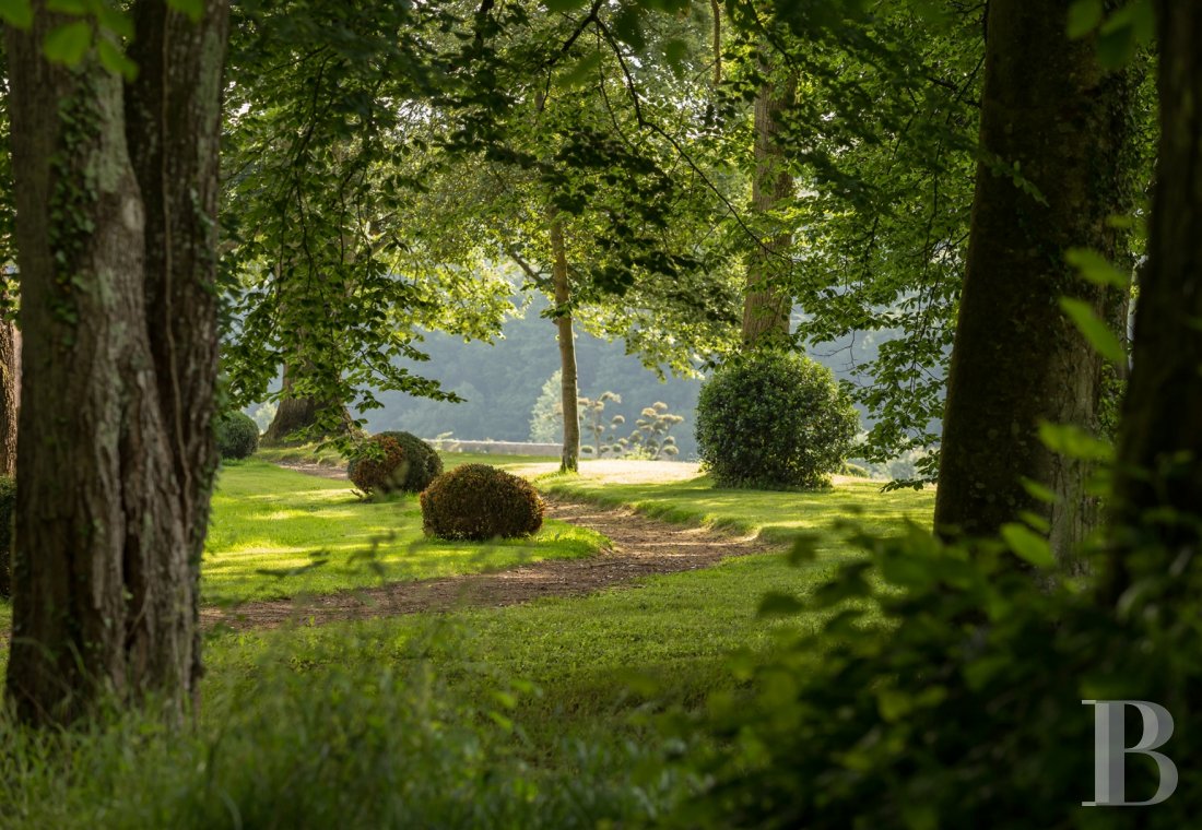 A small country chateau surrounded by a huge park on the outskirts of Le Mans, away from the world - photo  n°5