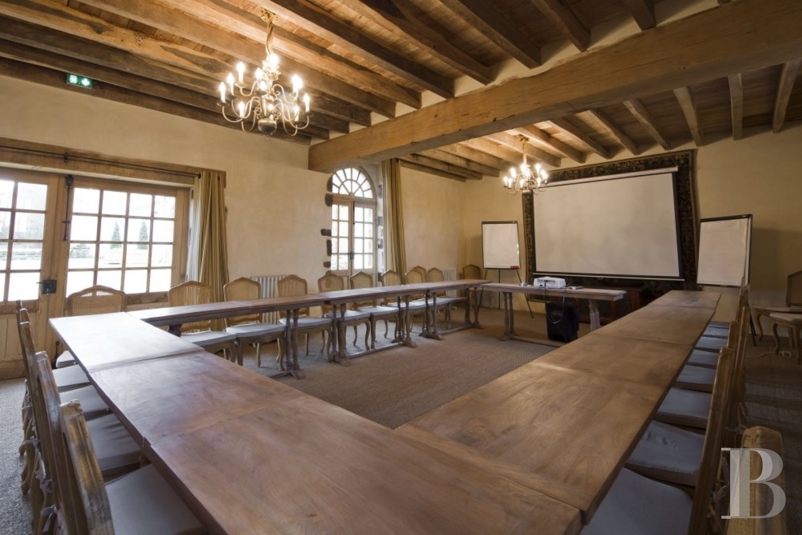 Aux portes du Mans, et à l’écart du monde,  un petit château des champs entouré d’un immense parc - photo  n°18