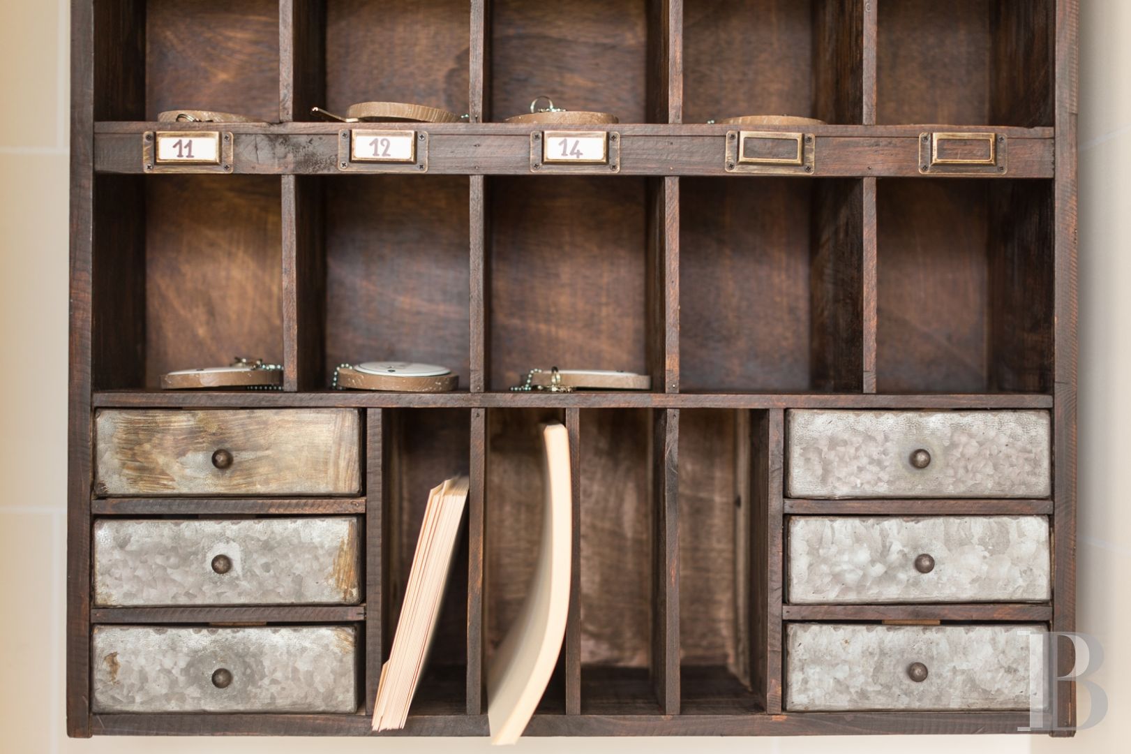 Aux portes du Mans, et à l’écart du monde,  un petit château des champs entouré d’un immense parc - photo  n°10