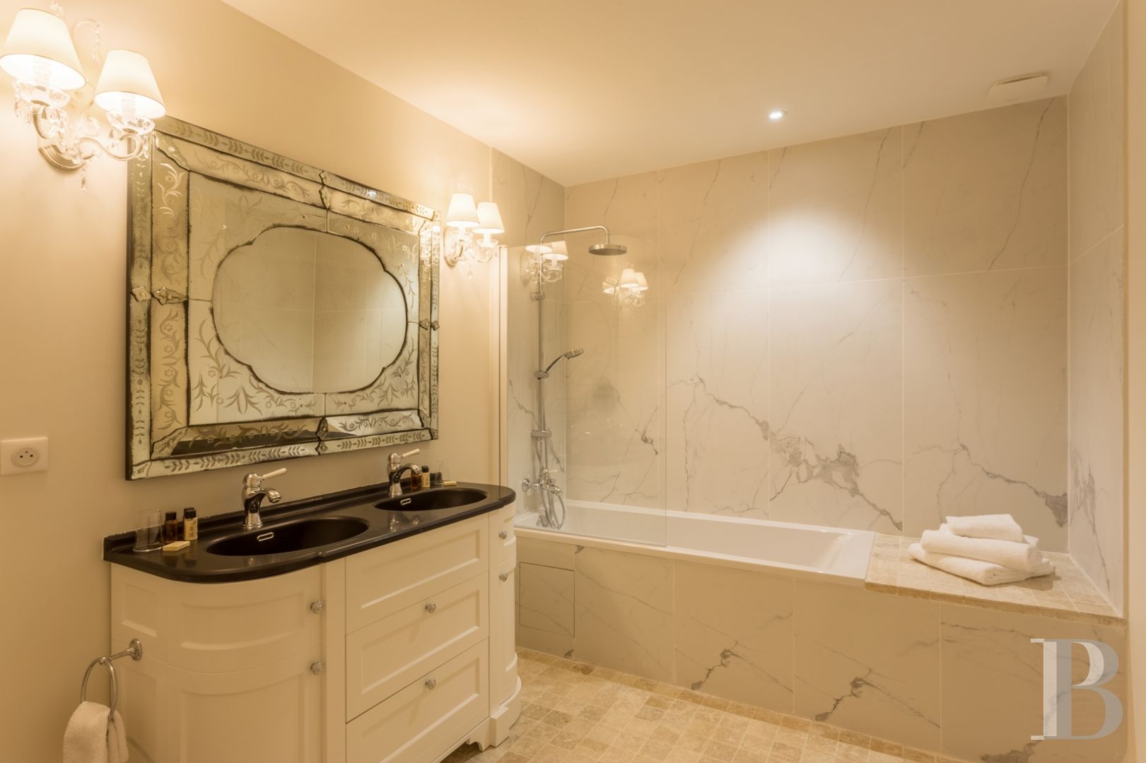 A small country chateau surrounded by a huge park on the outskirts of Le Mans, away from the world - photo  n°17