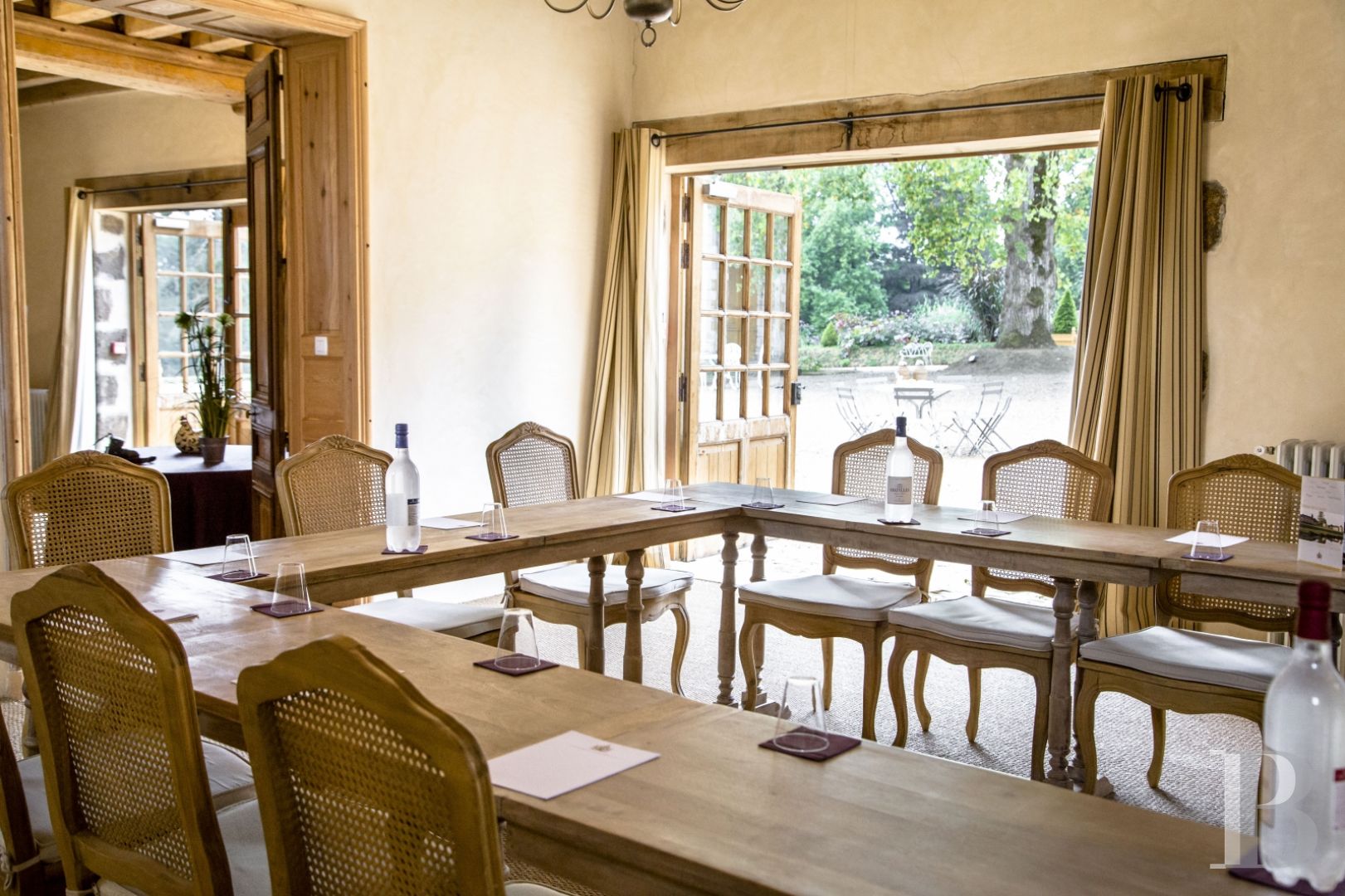 Aux portes du Mans, et à l’écart du monde,  un petit château des champs entouré d’un immense parc - photo  n°15