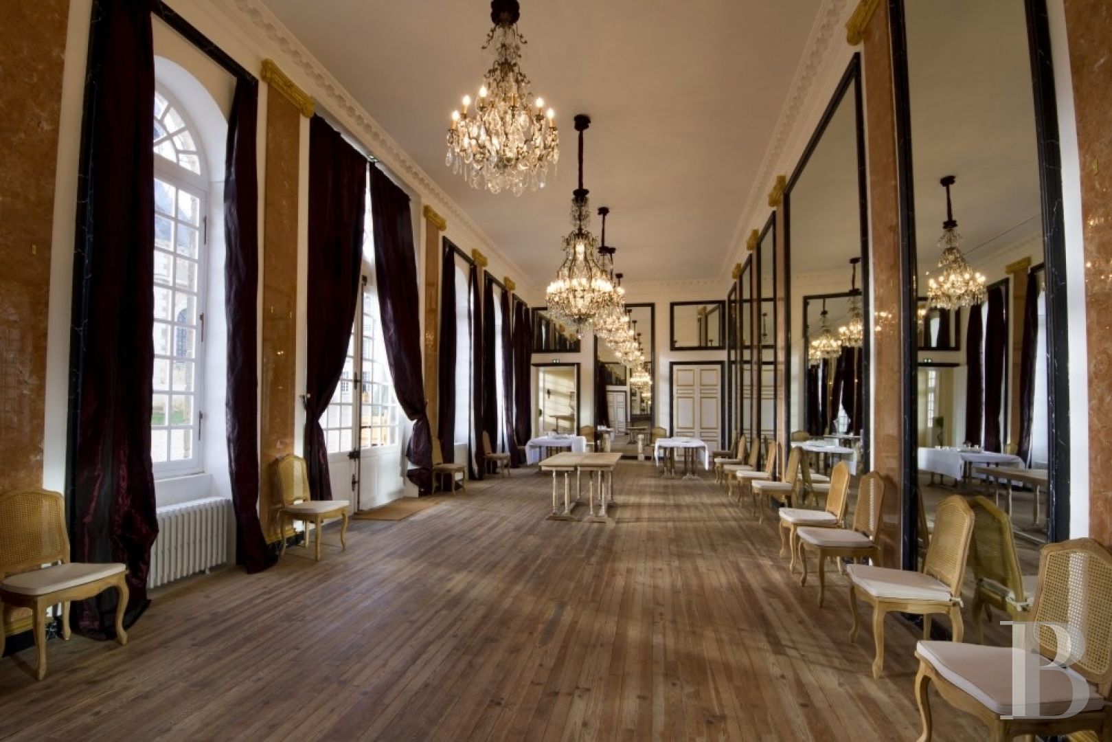 Aux portes du Mans, et à l’écart du monde,  un petit château des champs entouré d’un immense parc - photo  n°13