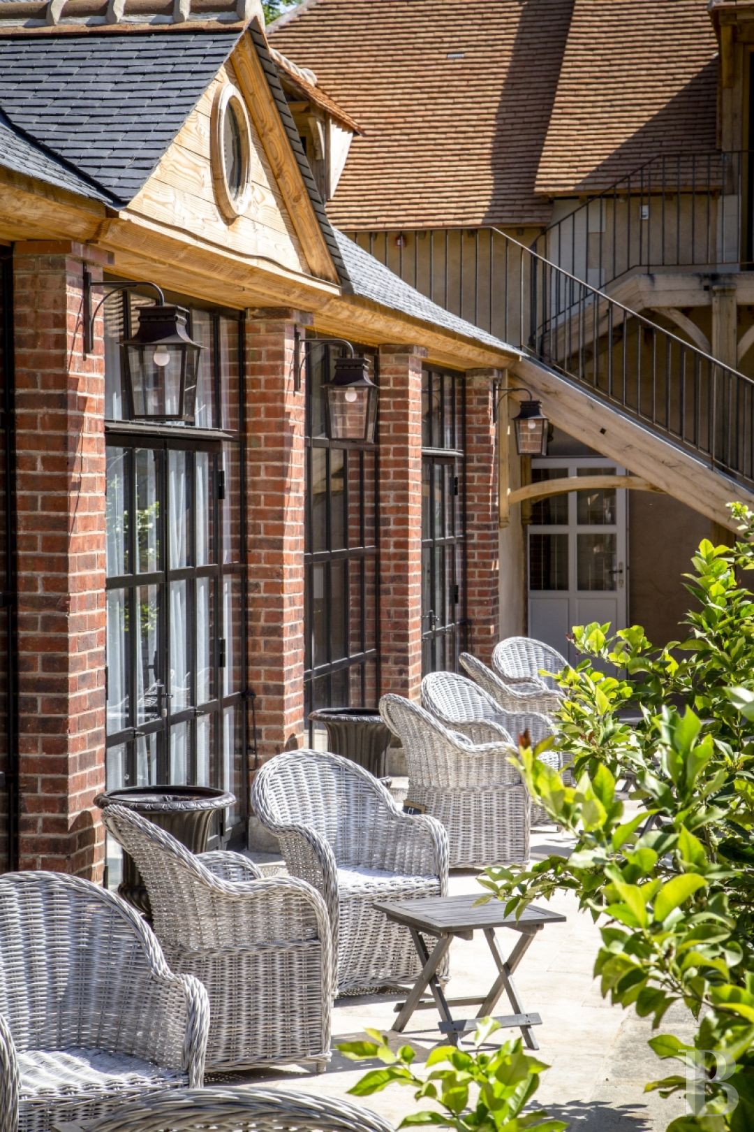 A small country chateau surrounded by a huge park on the outskirts of Le Mans, away from the world - photo  n°6