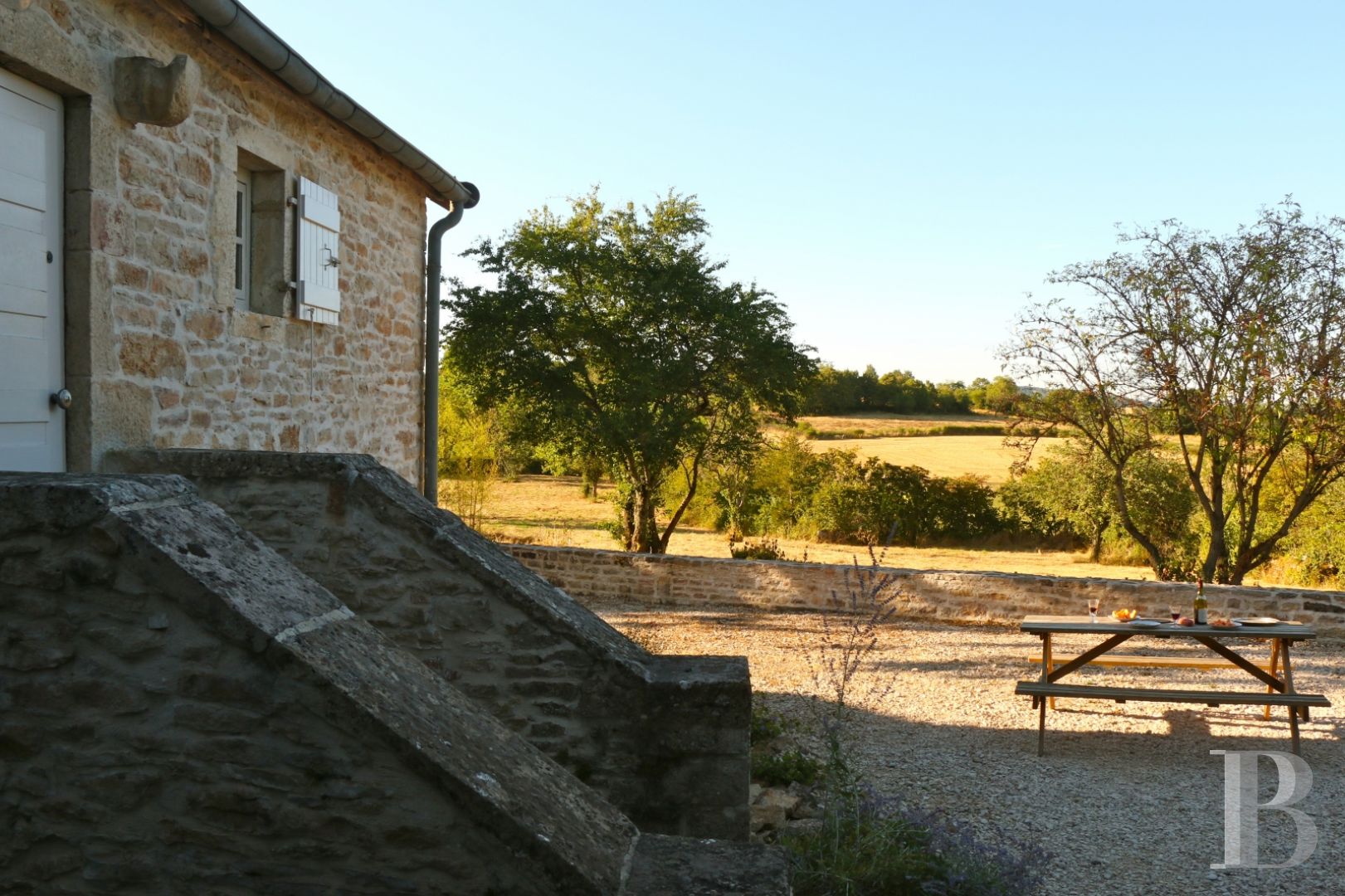 Au cœur des célèbres vignobles de la Bourgogne, maison-refuge entre Beaune et Mercurey,  pour une parfaite reconnexion avec les joies de la campagne - photo  n°1