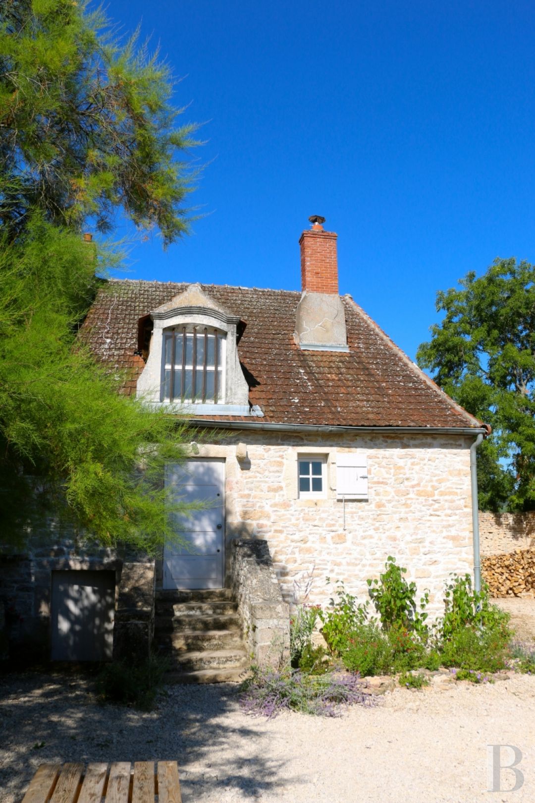 Au cœur des célèbres vignobles de la Bourgogne, maison-refuge entre Beaune et Mercurey,  pour une parfaite reconnexion avec les joies de la campagne - photo  n°2