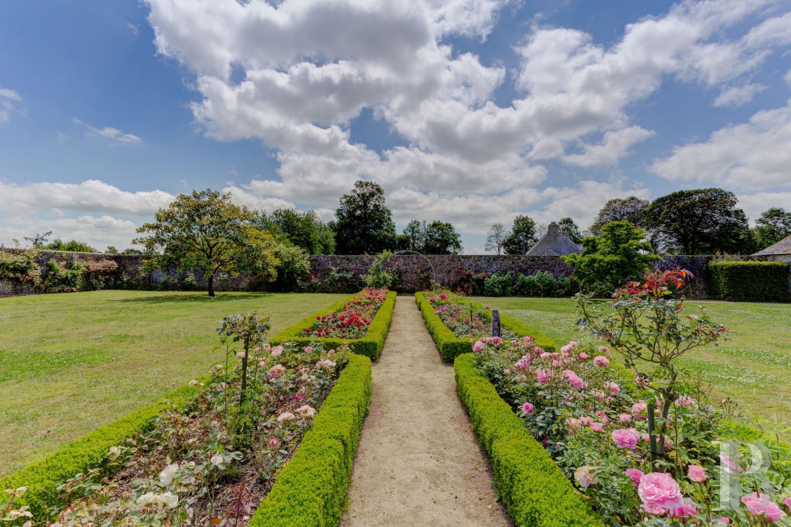Dans la presqu’île du Cotentin, un château du 17e siècle à proximité des plages du débarquement - photo  n°2
