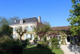 poitou-charentes - An 1860 house, outbuildings and three independent dwellings  in a 5 500 m² green setting between Bordeaux and La Rochelle. 
