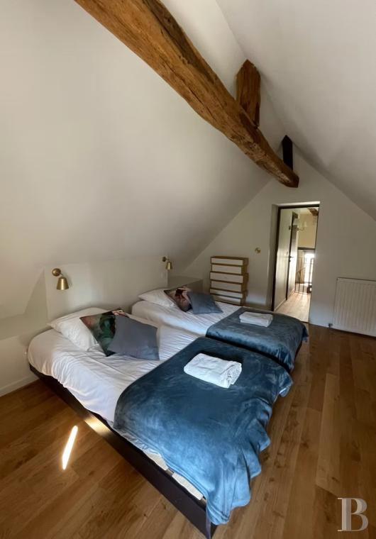 En Bourgogne, dans la Nièvre, un château d’origine médiévale dressé sur un promontoire au-dessus de l’Allier - photo  n°34
