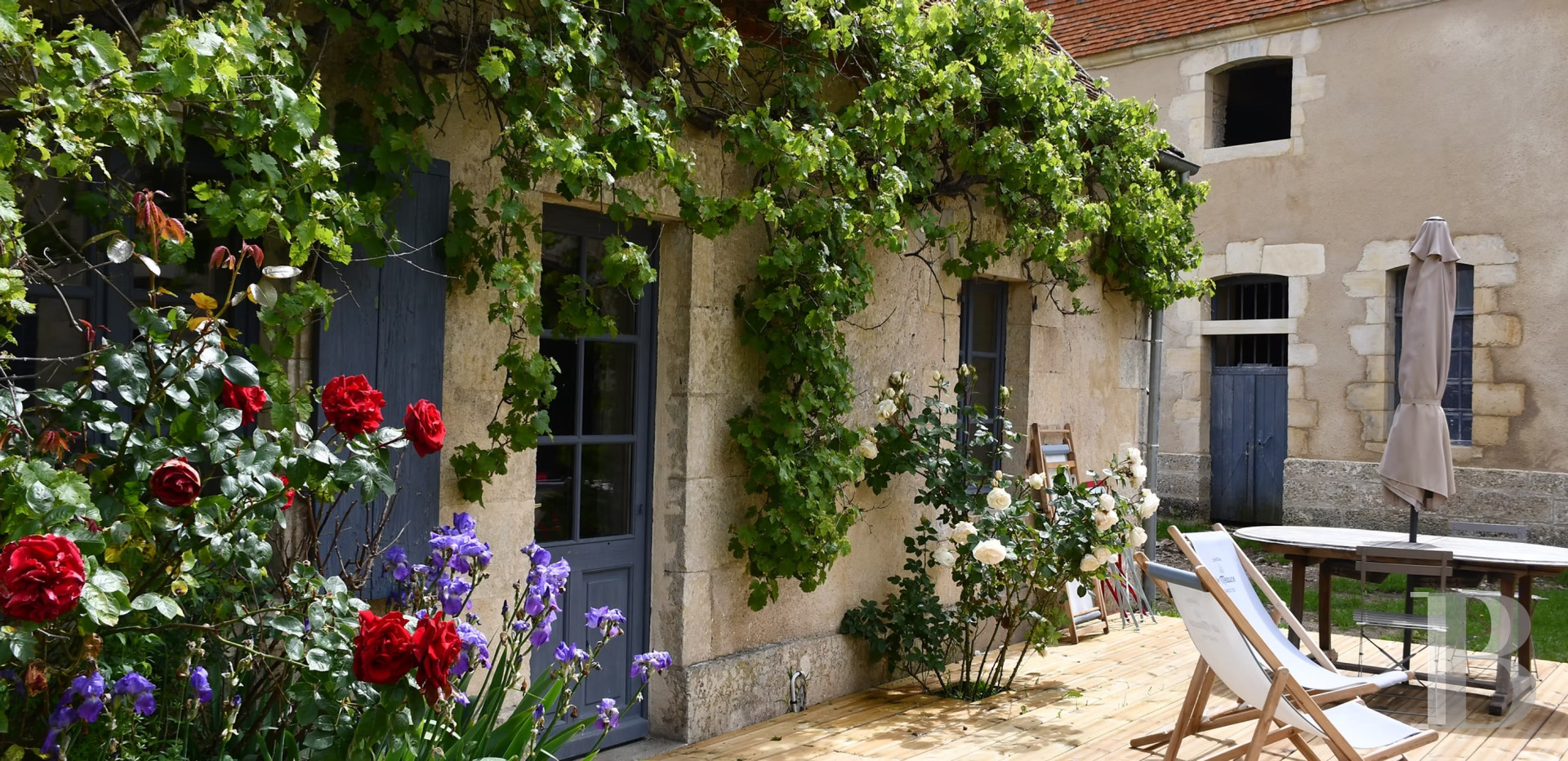 En Bourgogne, dans la Nièvre, un château d’origine médiévale dressé sur un promontoire au-dessus de l’Allier - photo  n°37