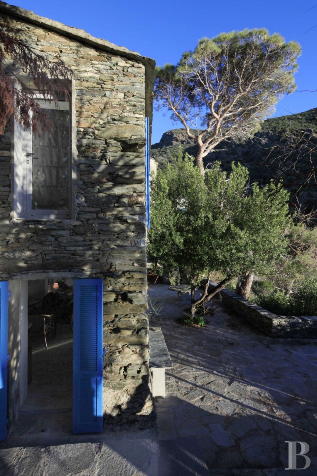 Dans les collines du pittoresque village de Nonza, une maison toute simple posée comme une vigie - photo  n°5