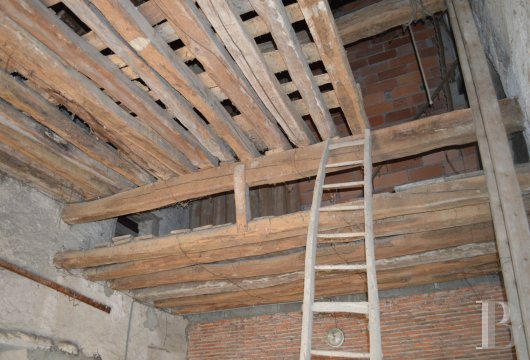 center-val-de-loire - An old chapel near to the most beautiful village preferred by the French  in the midst of a village and not far from the lateral canal of the Loire
