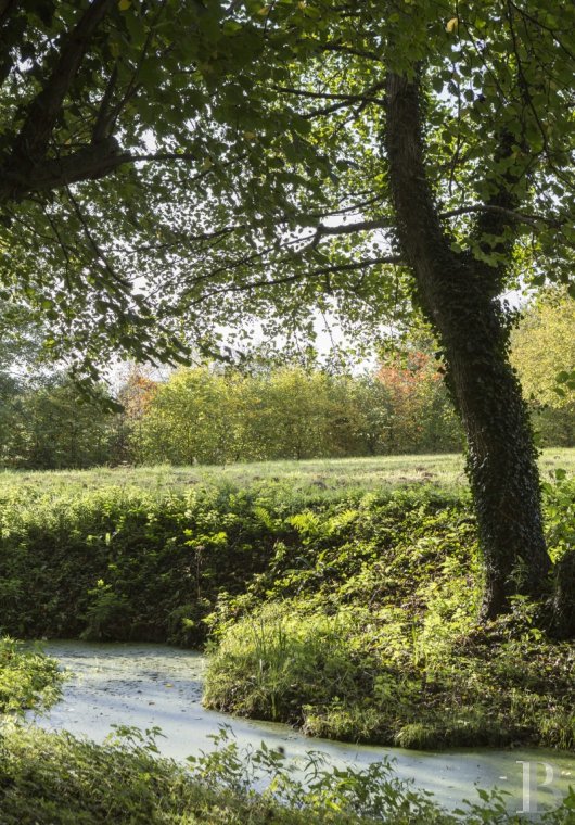 A welcoming manor perched by the edge of a river in the land of shelly sands on the way to Dinan - photo  n°2