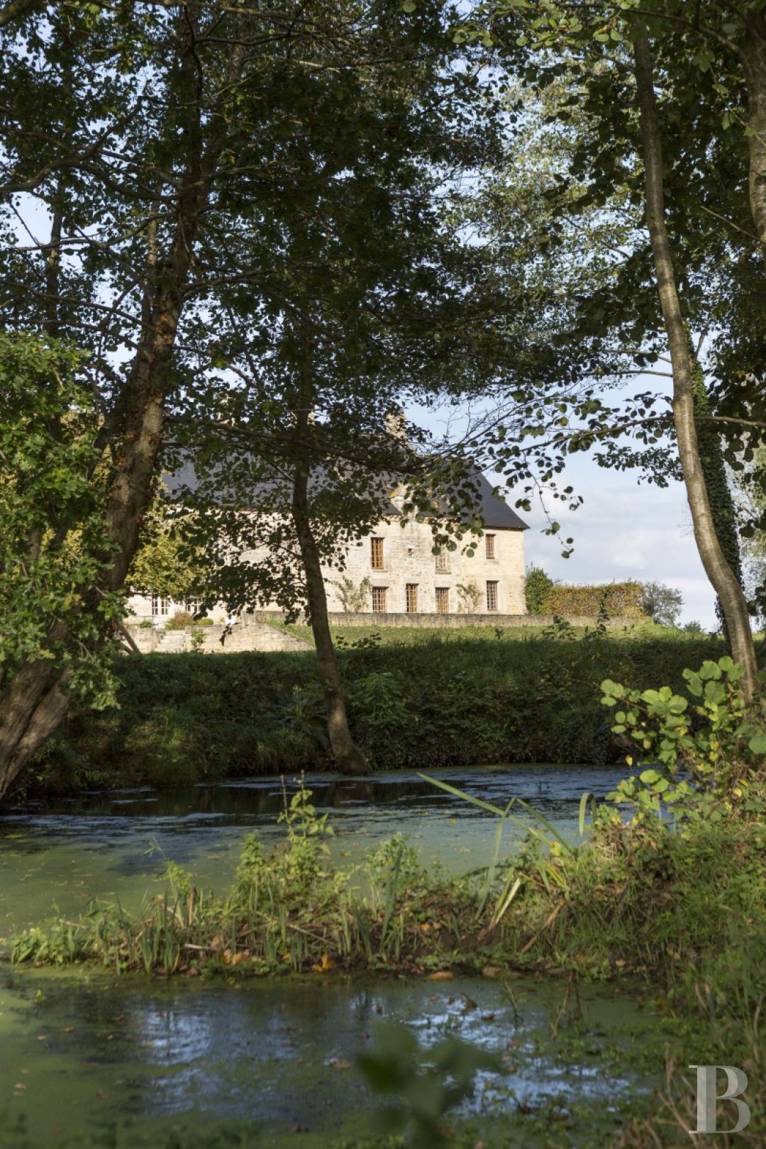 Au pays des faluns, sur la route de Dinan,  un chaleureux manoir ancré au bord d’une rivière - photo  n°3