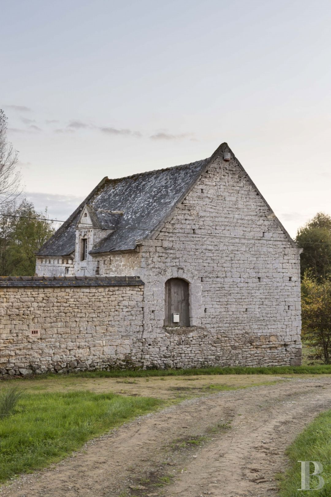 Au pays des faluns, sur la route de Dinan,  un chaleureux manoir ancré au bord d’une rivière - photo  n°6