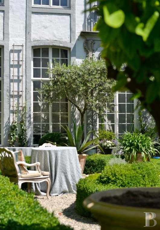 A stunning private mansion in Ghent, not far from the poetically celebrated Lys river - photo  n°5