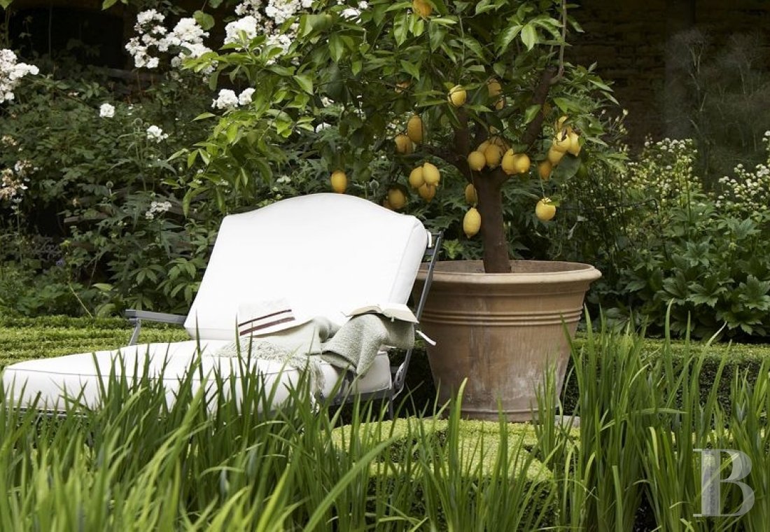 A stunning private mansion in Ghent, not far from the poetically celebrated Lys river - photo  n°2