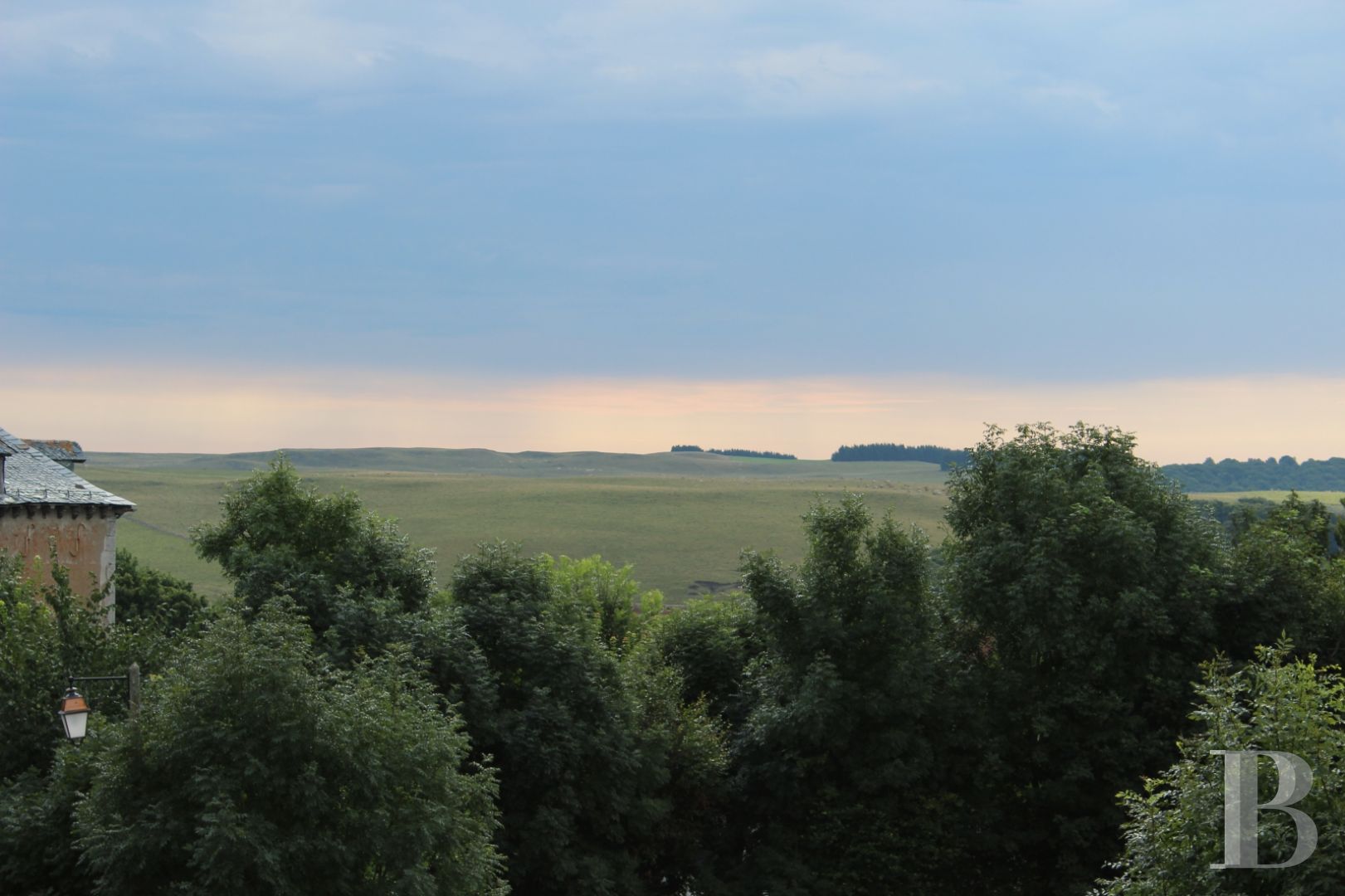 A revived hotel in the heart of Aubrac, on the way to Saint Jacques de Compostelle between Aveyron, Lozère and Cantal - photo  n°4