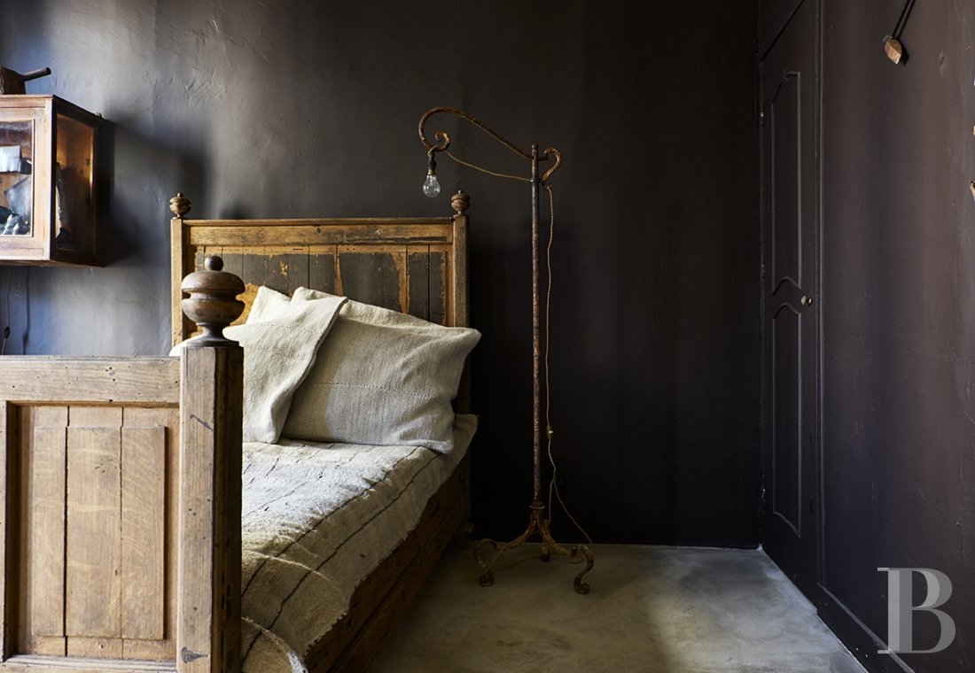 A museum-apartment above a hardware store near to the Old Port in Marseille - photo  n°5
