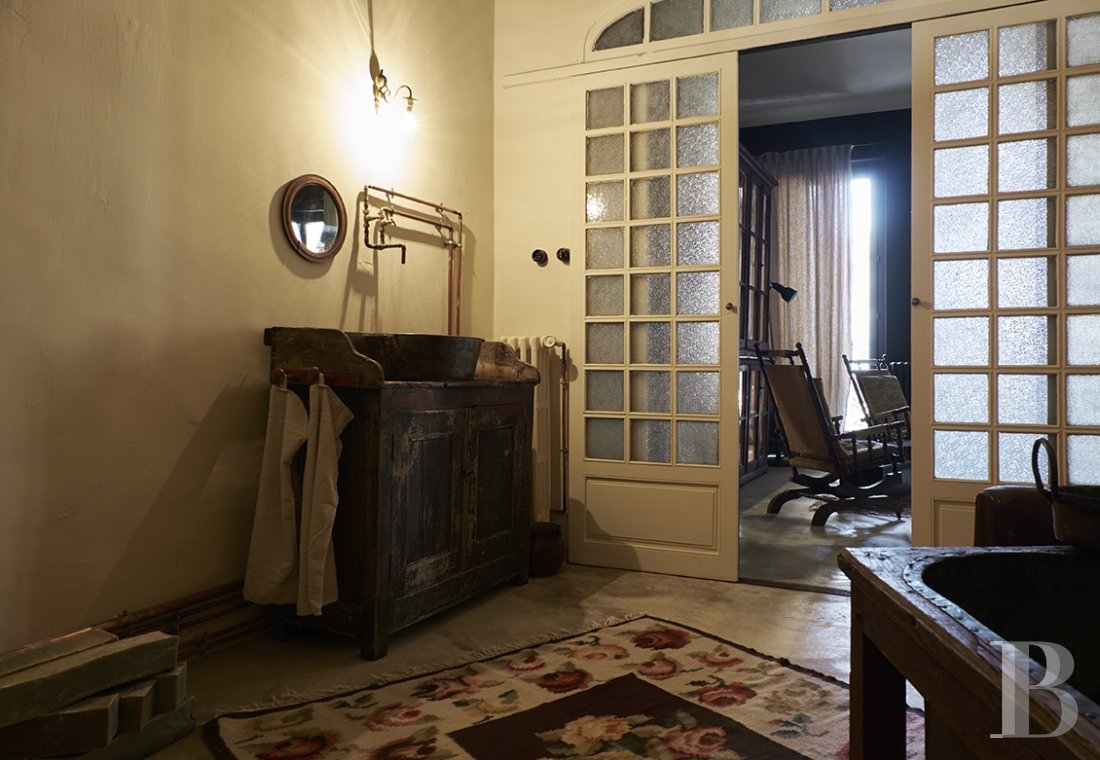 A museum-apartment above a hardware store near to the Old Port in Marseille - photo  n°16