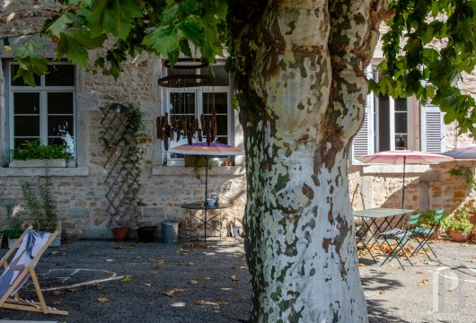 Dans l'Ain, entre Lyon et Genève, une ancienne école transformée en maison d’hôtes - photo  n°3