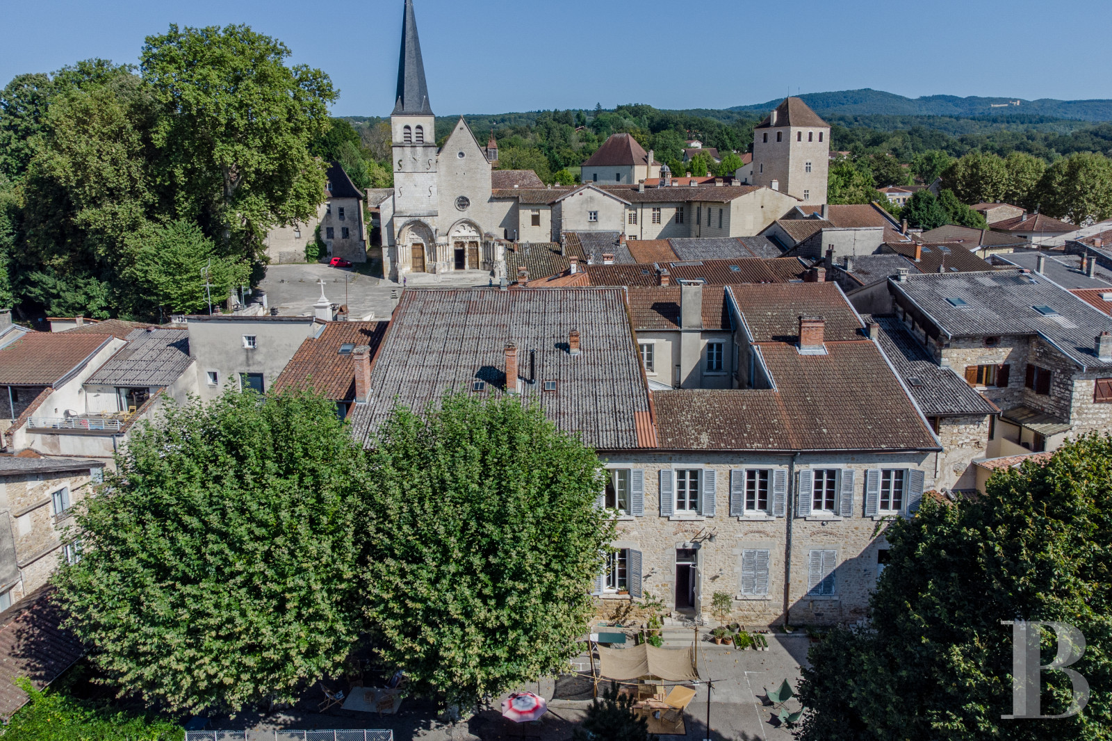 Dans l'Ain, entre Lyon et Genève, une ancienne école transformée en maison d’hôtes - photo  n°2