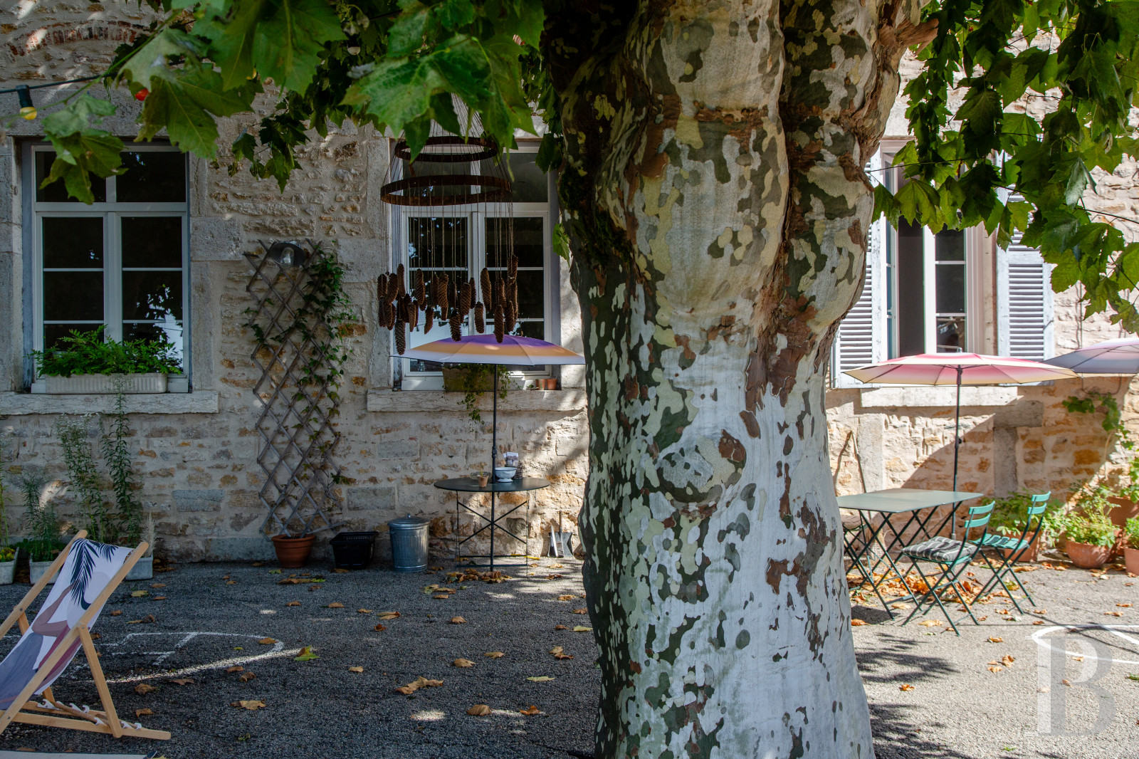 Dans l'Ain, entre Lyon et Genève, une ancienne école transformée en maison d’hôtes - photo  n°3