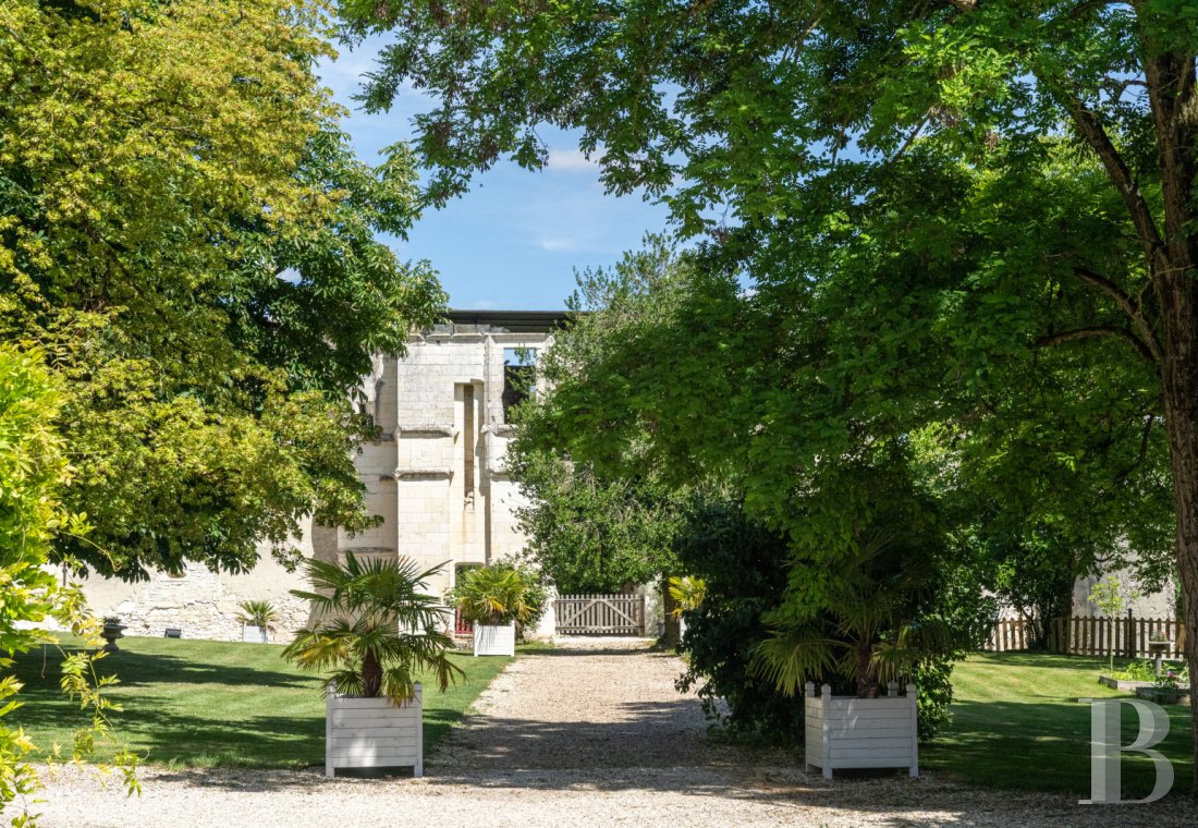 chateaux a vendre centre val de loire   - 25